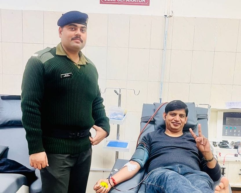 Pawan Dahiya donated blood for the sick mother of an army soldier.
