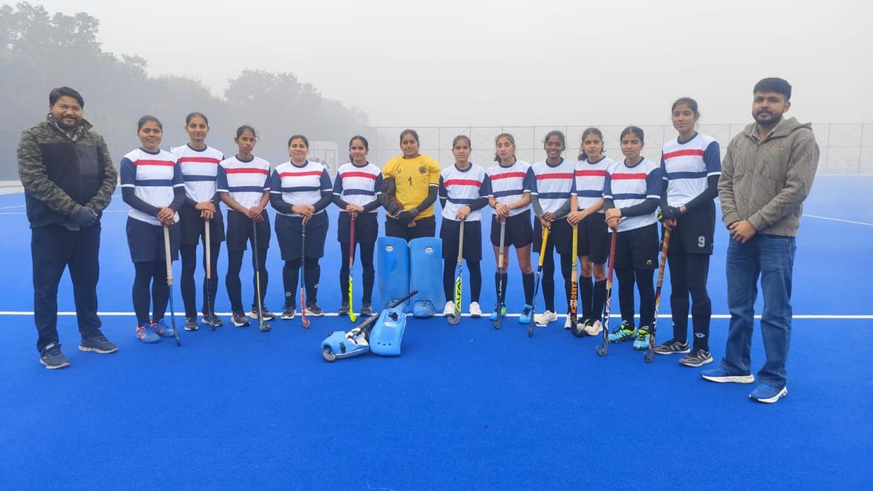 Students of Guru Nanak College won the gold medal in hockey