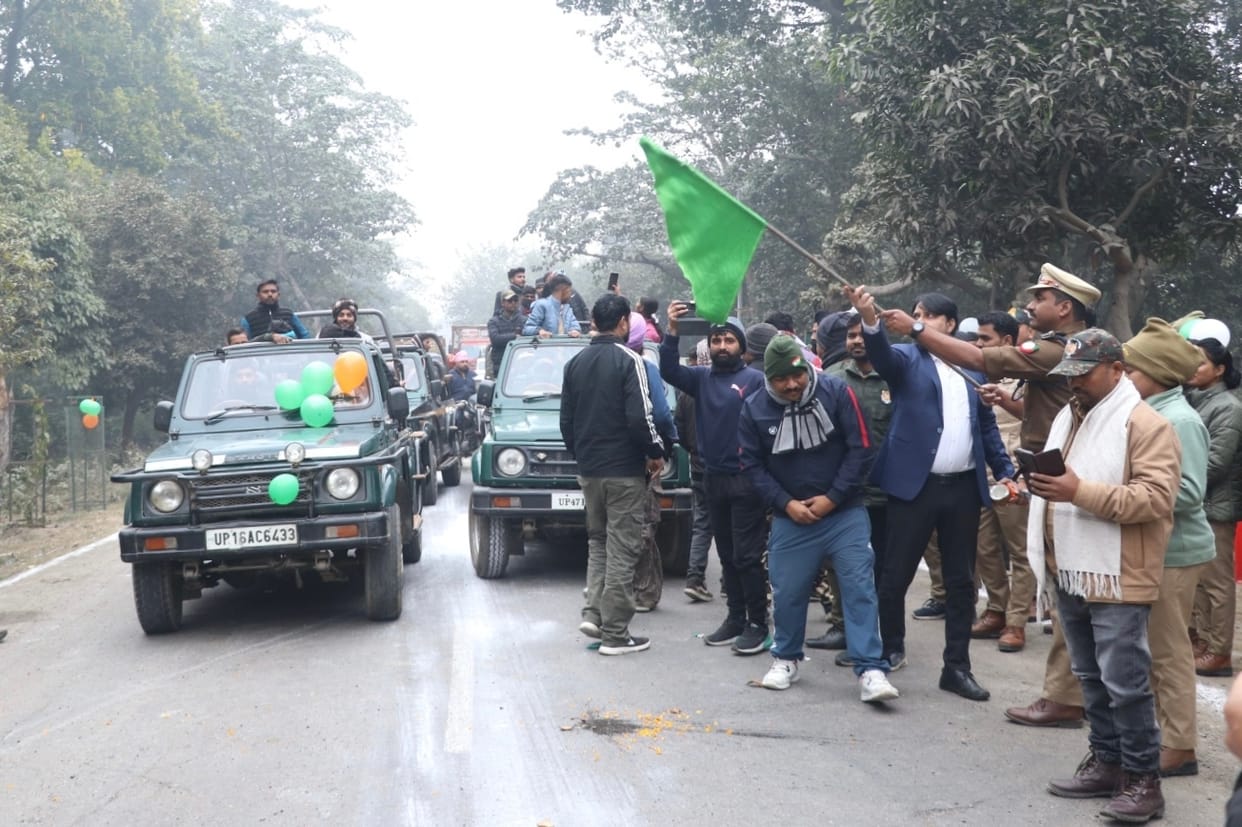 On the first day of the new route, 50 tourists and children did jungle safari