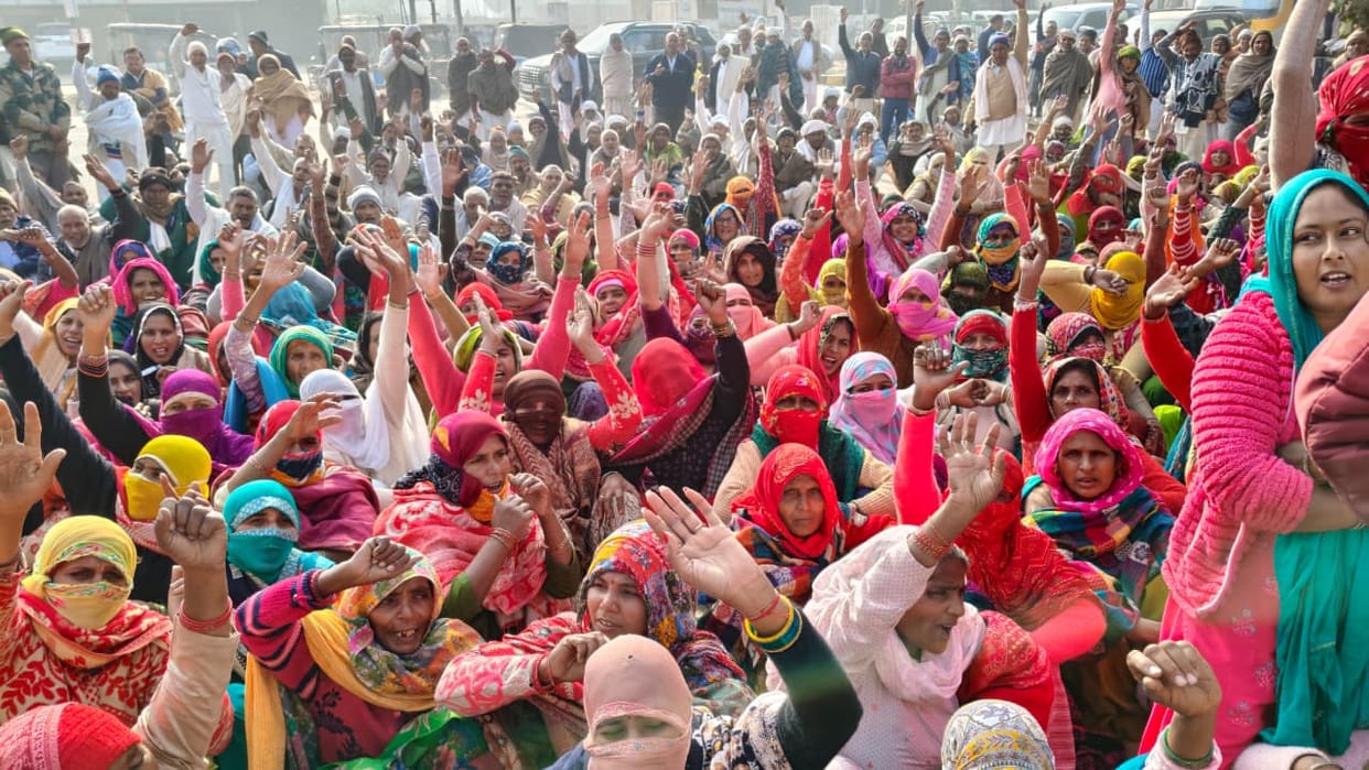 Protest against the scrapping of MNREGA.