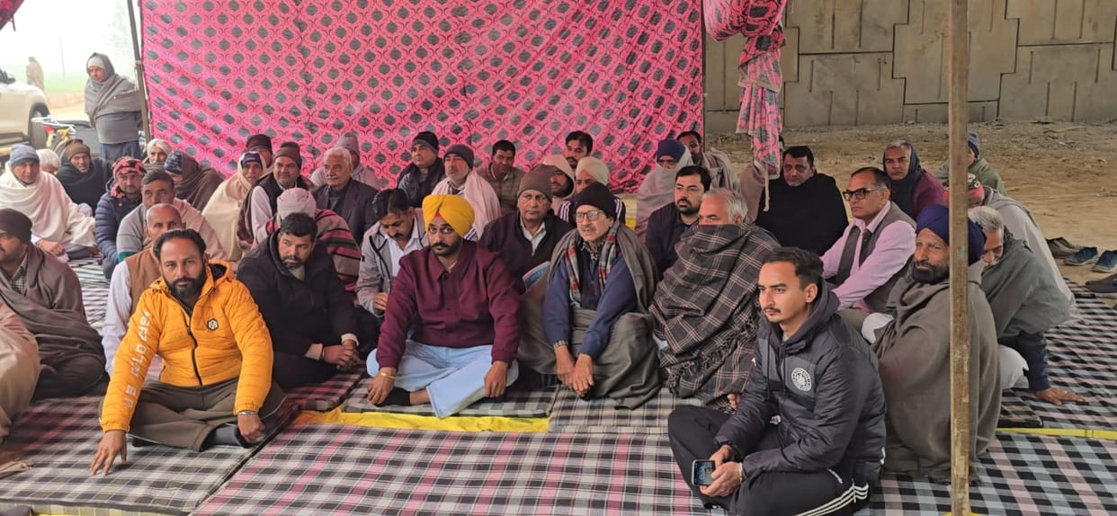 Farmers are angered by the closure of farm access roads along the highway service lane