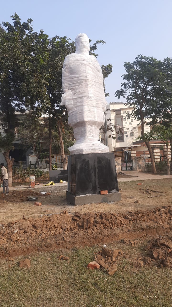 A 14-foot-tall statue of the late Atal Bihari Vajpayee has been installed in Sector 5 Park.