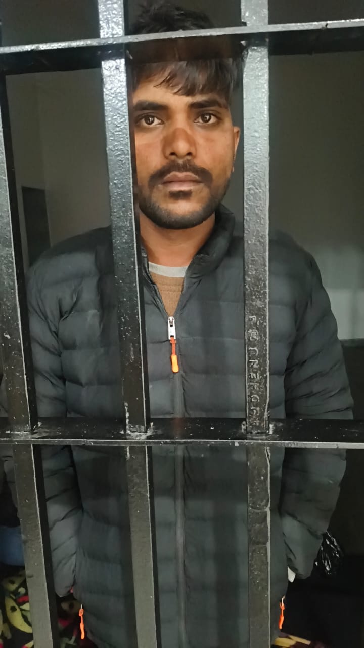 A gangster who stole one lakh rupees and a mobile phone from a truck driver has been arrested.