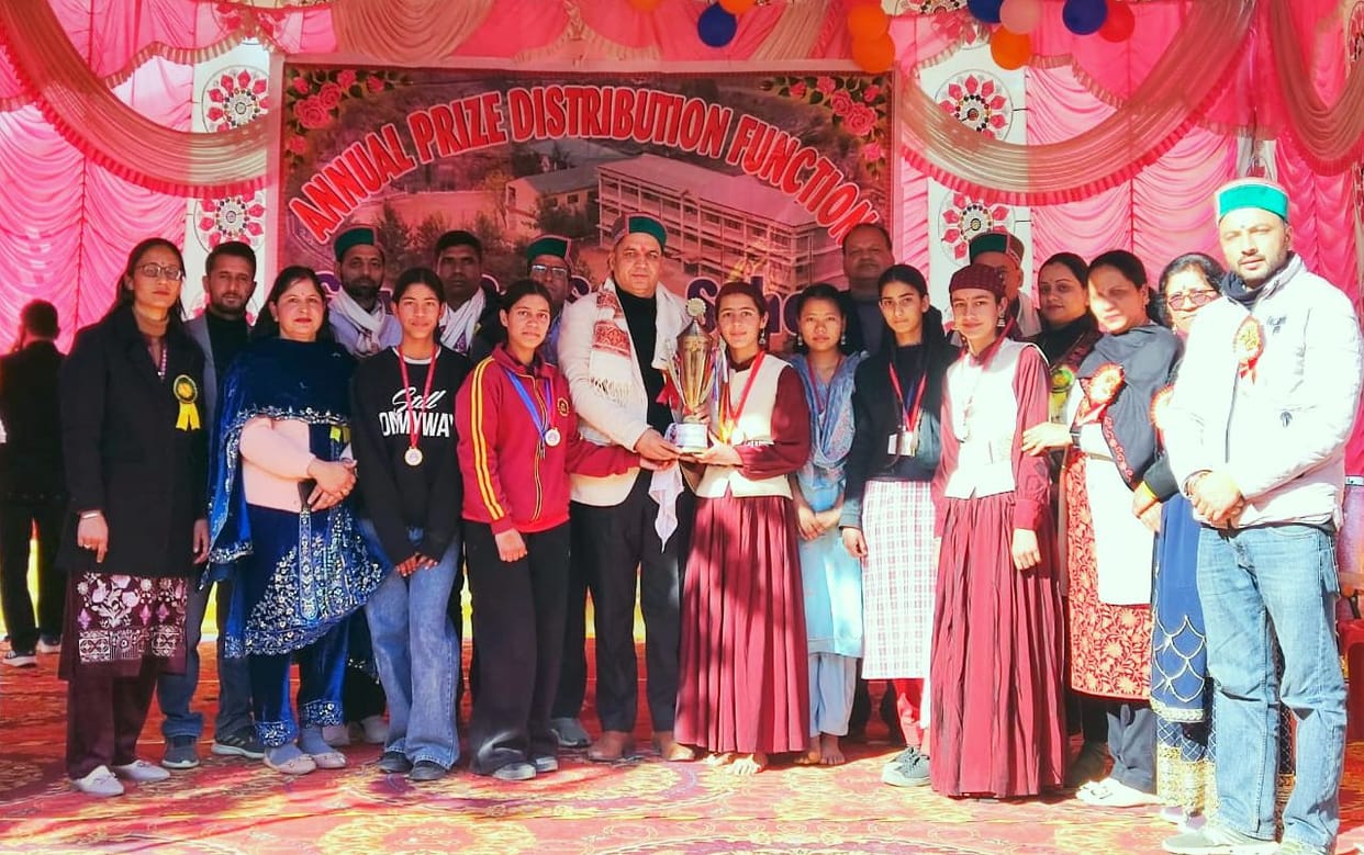 Naman Bhaik and Aarushi Palsara were chosen as Students of the Year