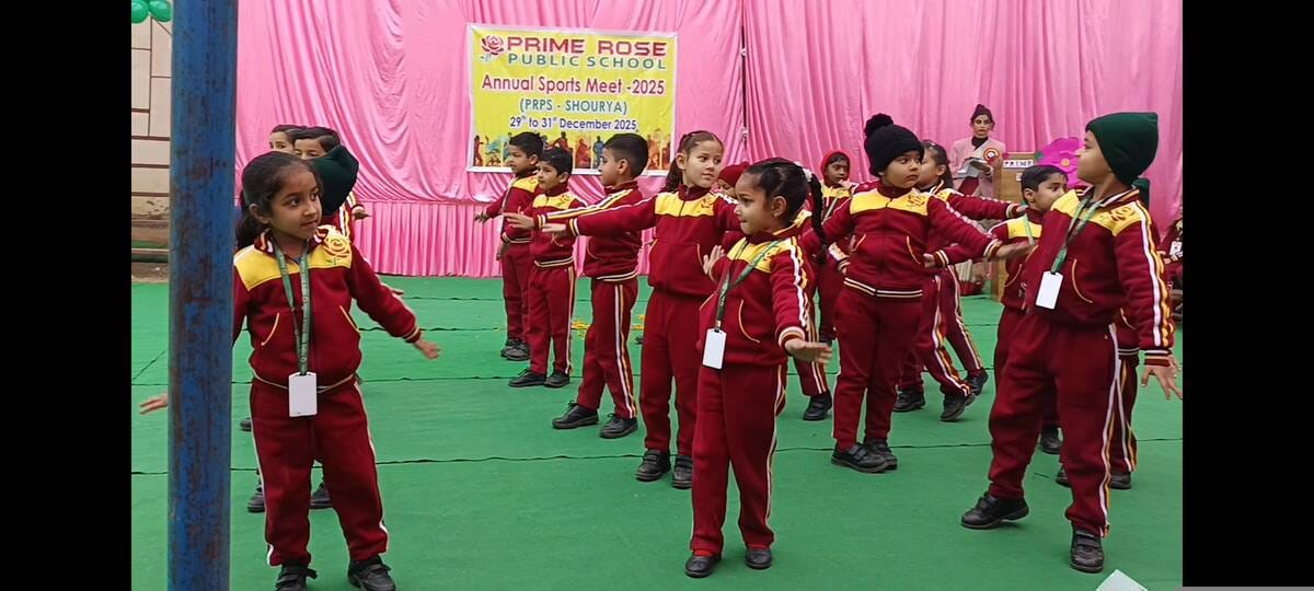 Children performed yoga to the tune of Ram Aayenge, leaving the audience spellbound.
