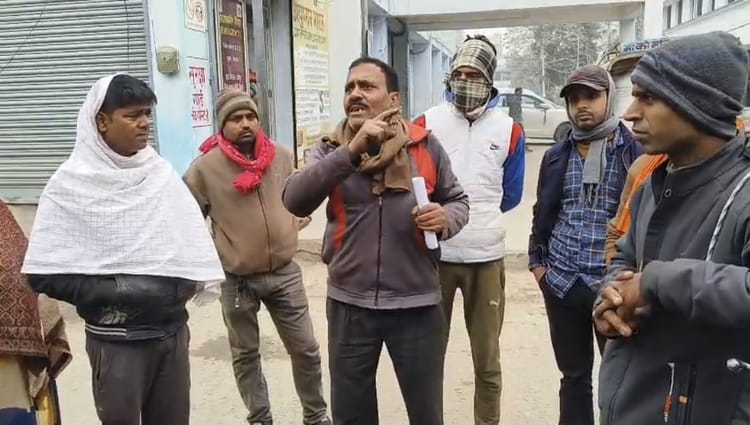 Bihar News : अर्थी से उतारा गया नव विवाहिता का शव; श्मशान घाट से पति-ससुर गिरफ्तार, बाकी घर बंद कर फरार