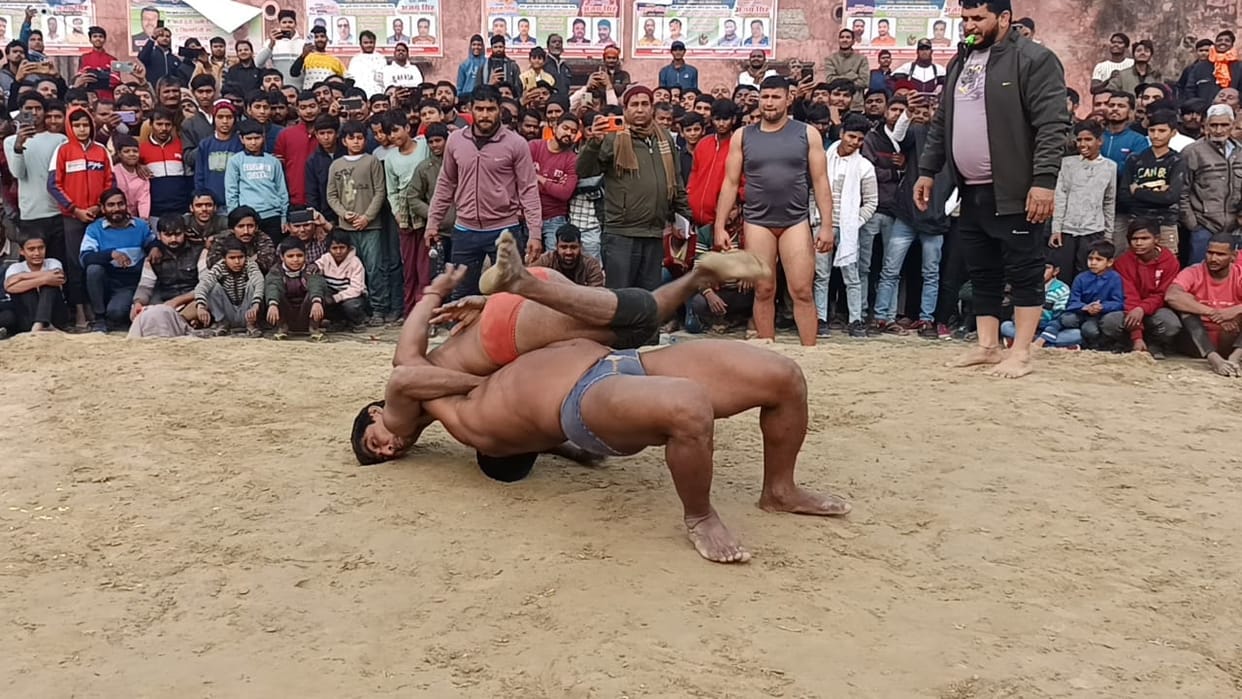 Wrestlers showed their strength in the wrestling competition