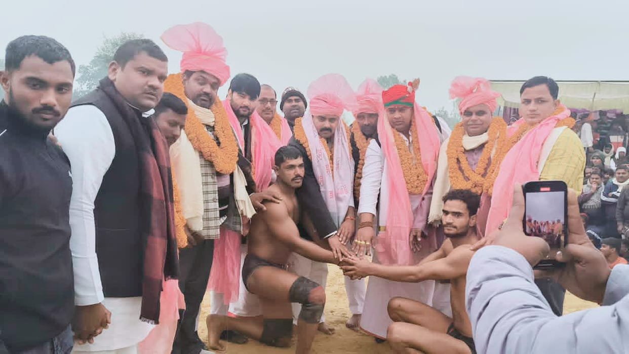 Shivangi of Madhuban defeated Soni of Prayagraj.