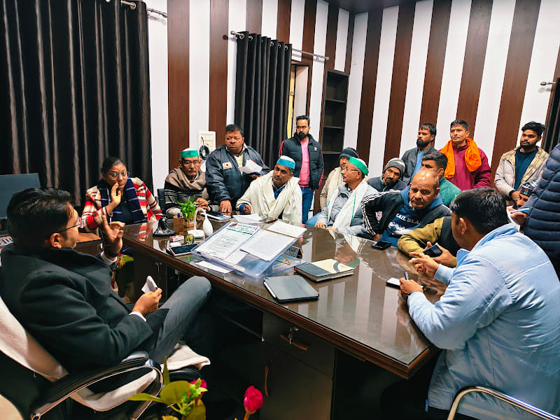 BKU workers protest outside SDM office