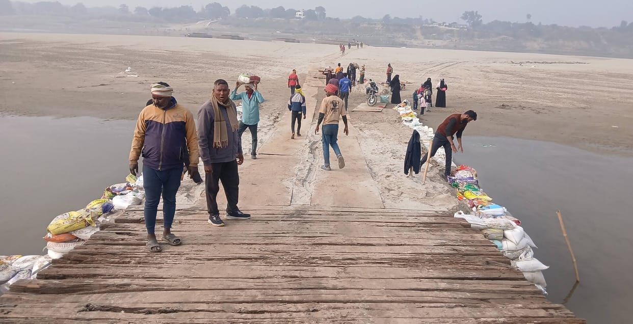 Sitamarhi-Mishrpur Pipa bridge will open today for two-wheelers and pedestrians.