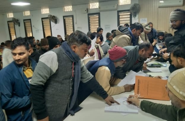 Crowds gathered at tehsils on the last day of claims and objections, investigation to begin today