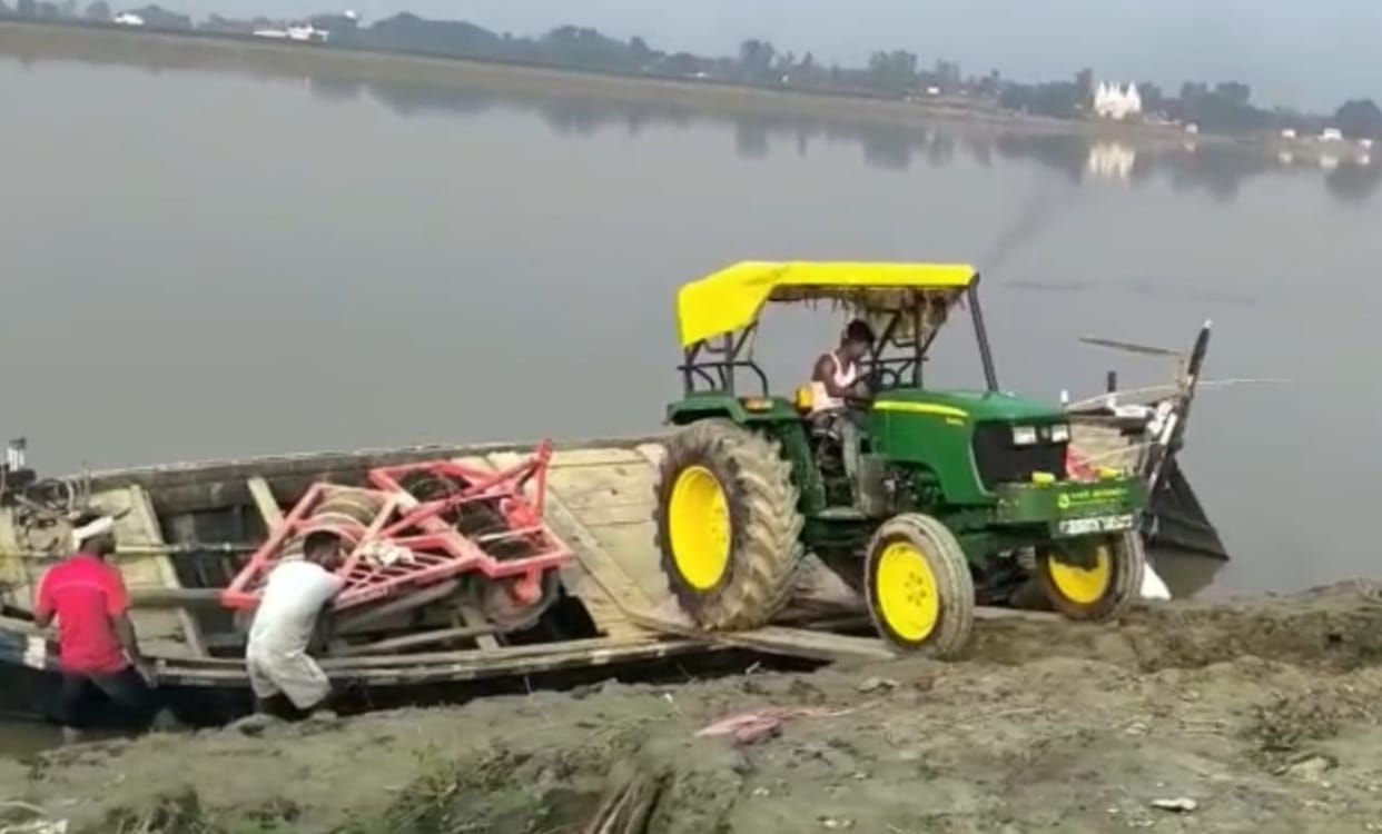 One river, hundreds of compulsions, life of Diara depends on boats