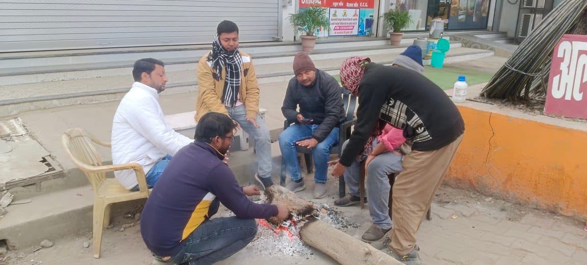 The biting cold amidst the chilly winds has increased the difficulties... daily life has been disrupted.