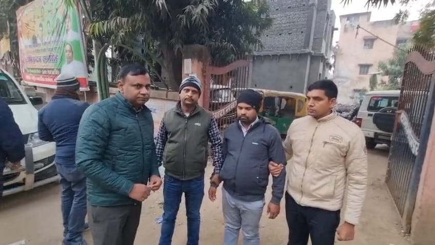 panchayat secretary was arrested for accepting a bribe of ten thousand rupees
