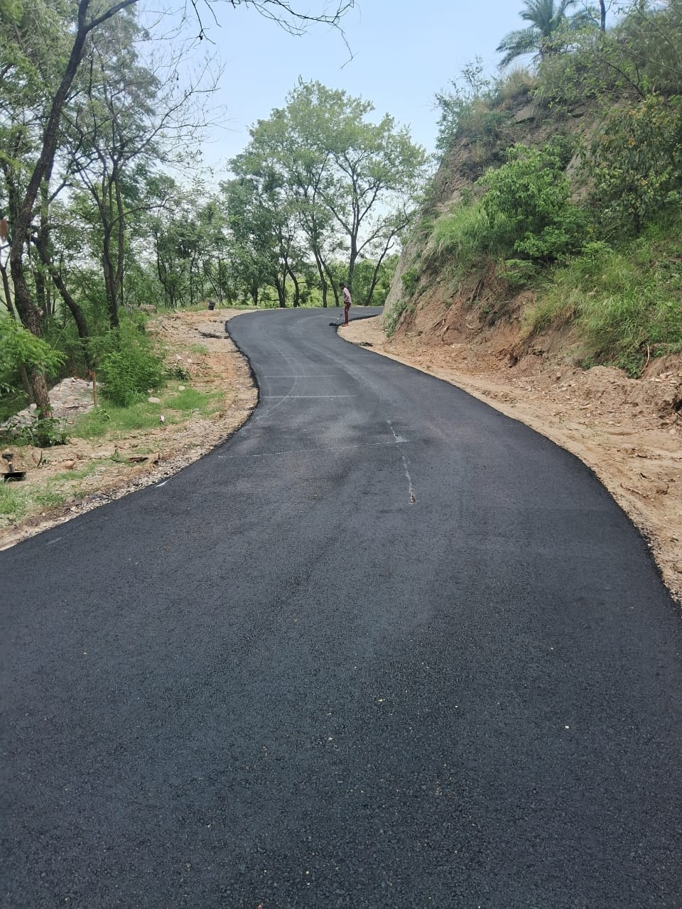 Paniali-Kashmir road is being expanded, traffic will be smooth