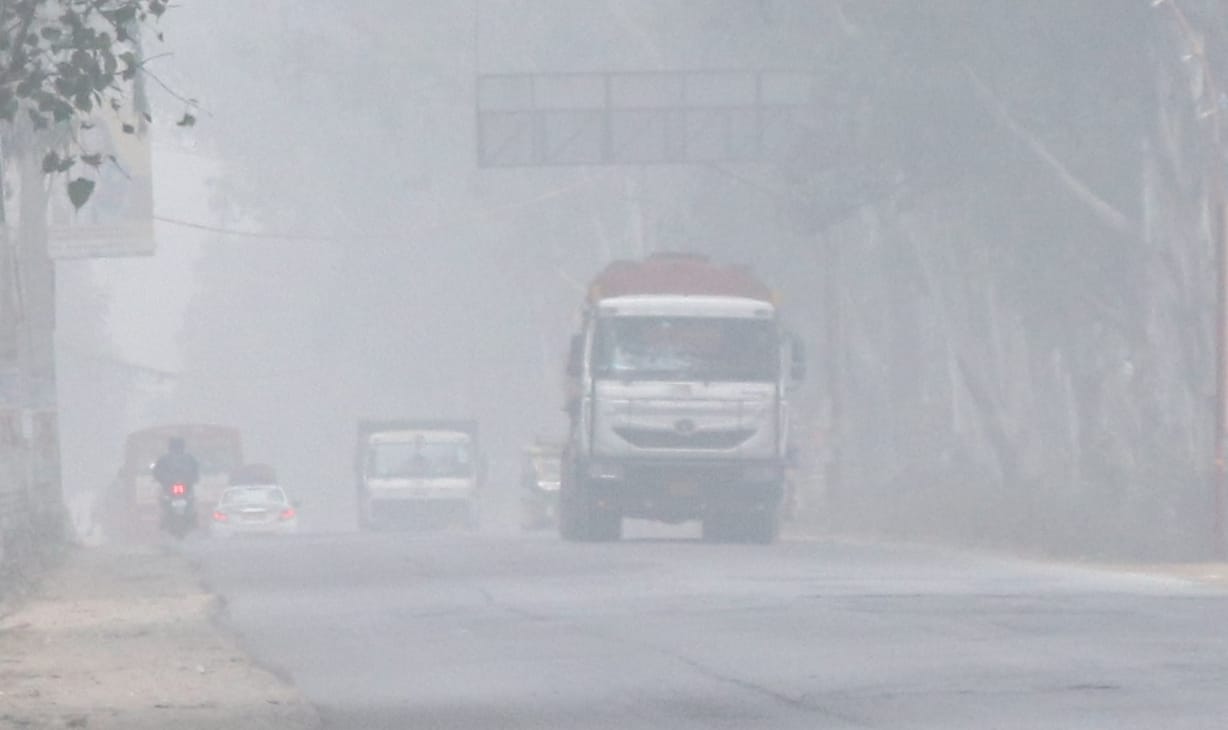 Cold wave increases chill, people shiver