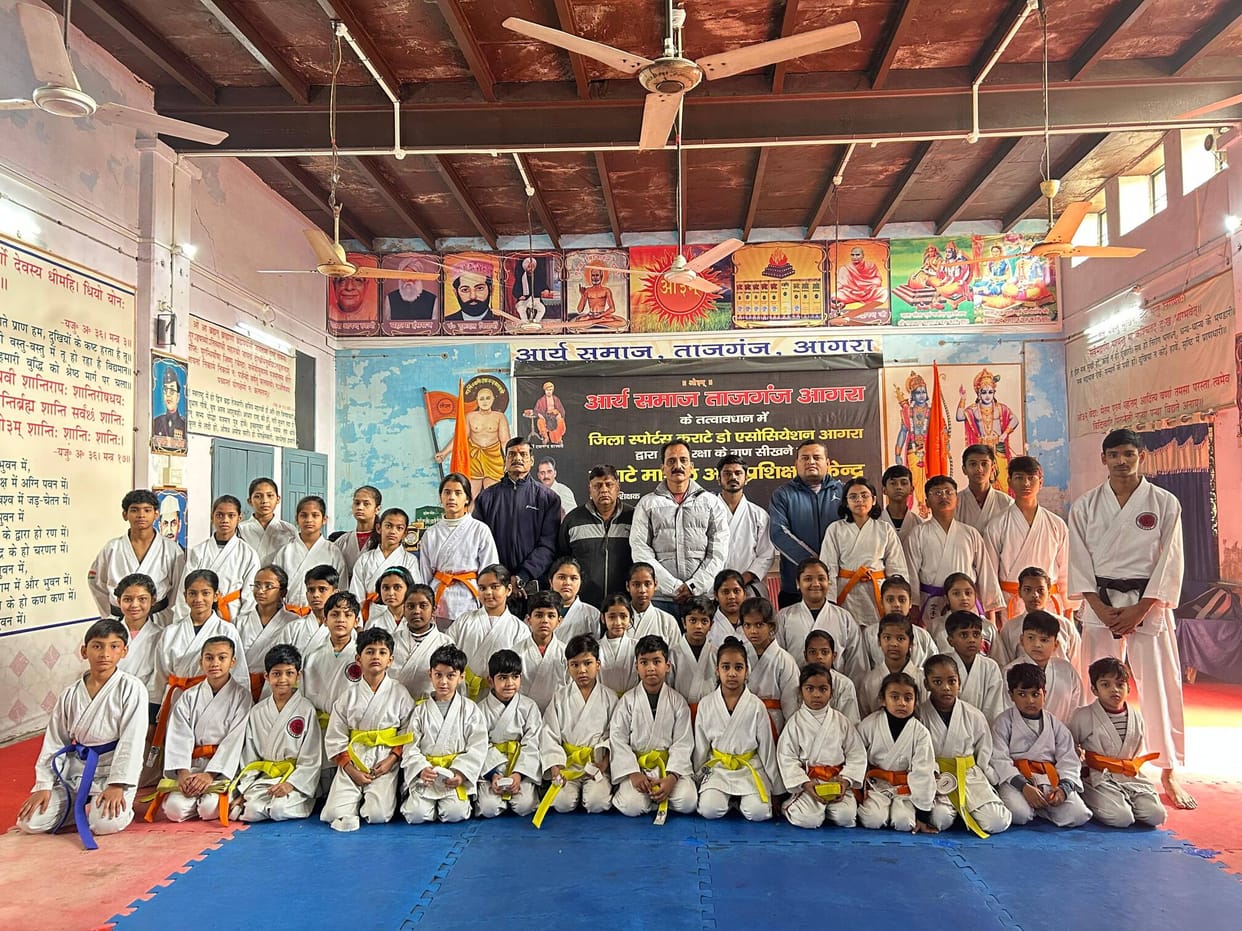 Players showed their skills in the belt examination.
