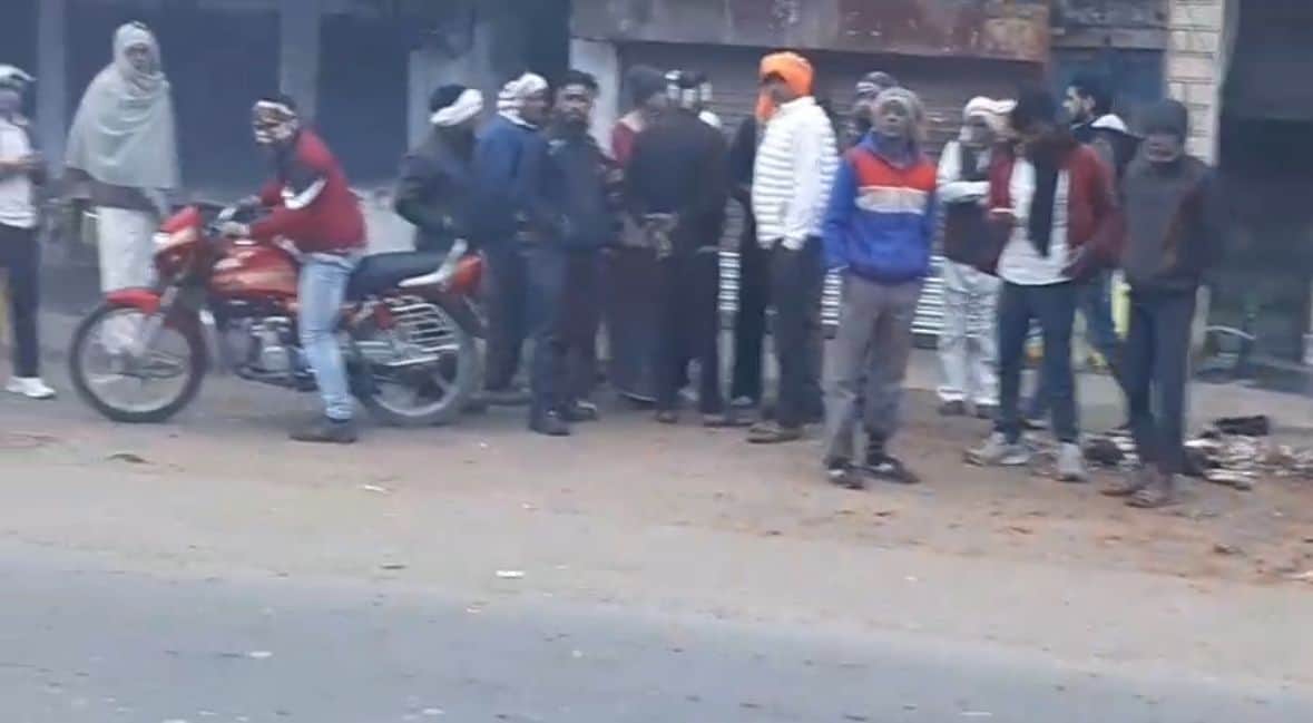 बटक छात्र के शरीर टुकड़ों में बटा