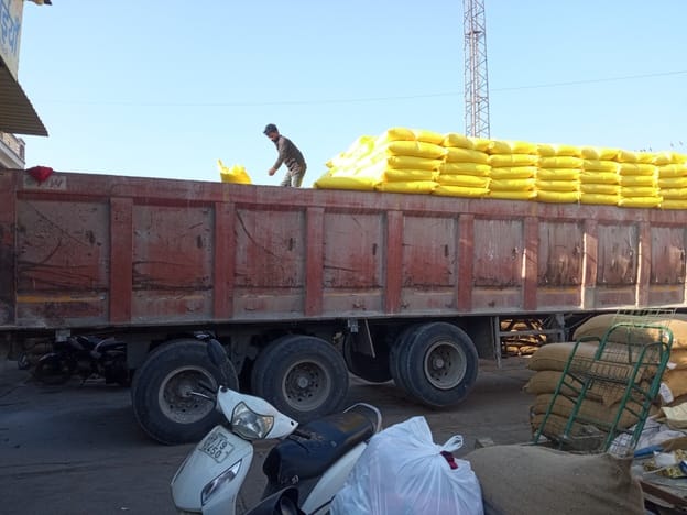 2,700 bags of urea fertilizer have arrived at the Zamindara Society