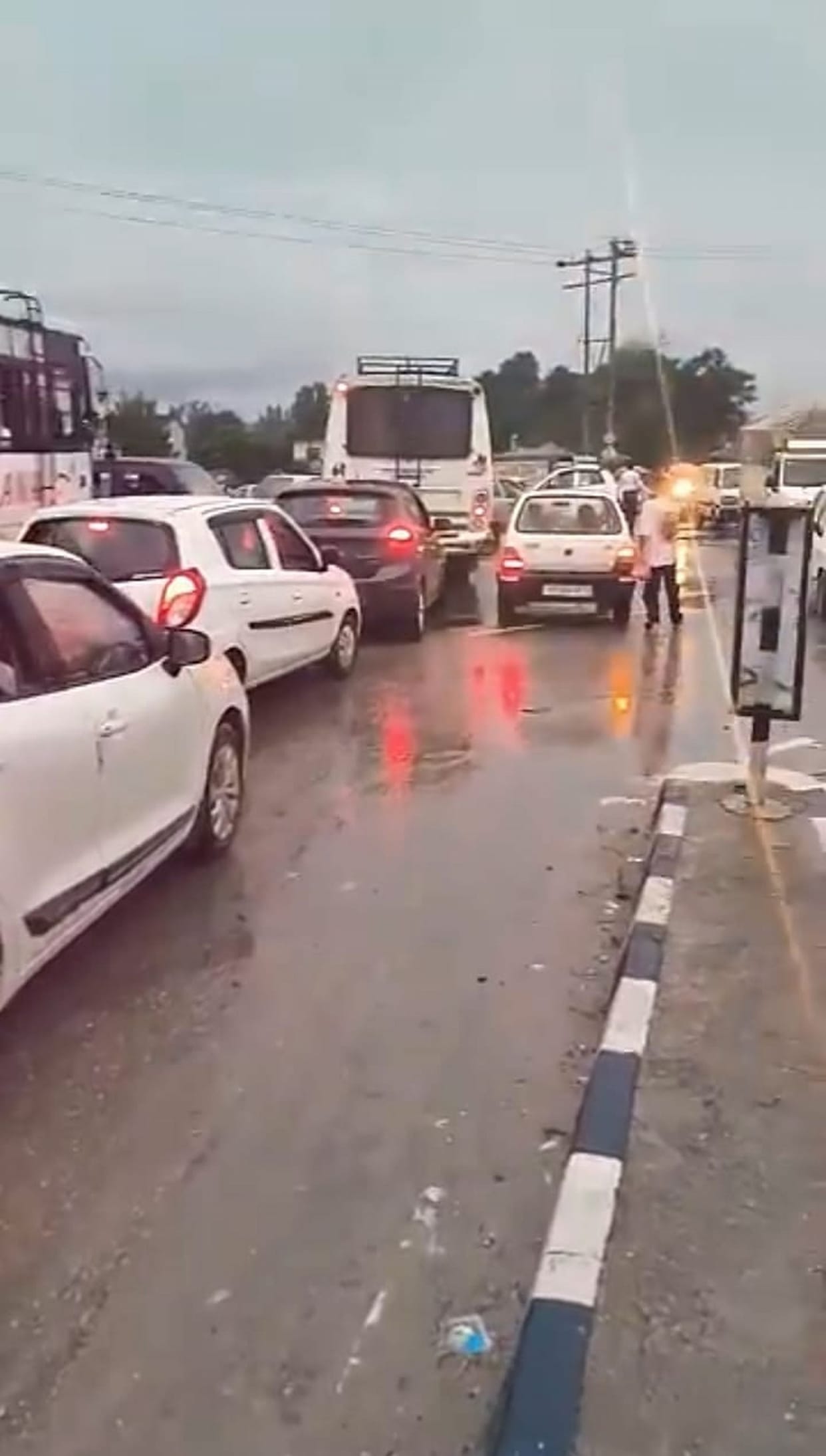The absence of a flyover at Dadour Chowk is causing traffic jams and risk of accidents.