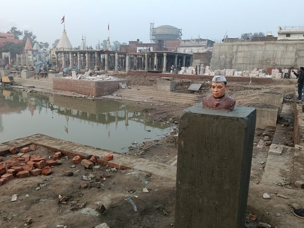 Nehru's statue restored on the banks of Gokarnatirtha
