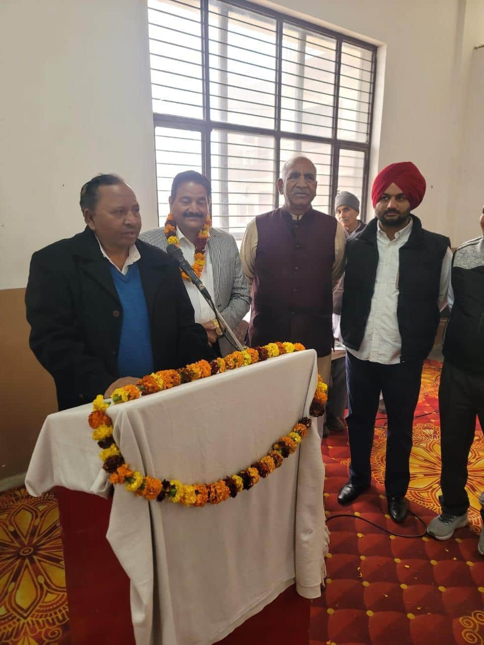 कार्यक्रम को संबोधित करते डॉ. बिशन लाल सैनी। आयेाजक