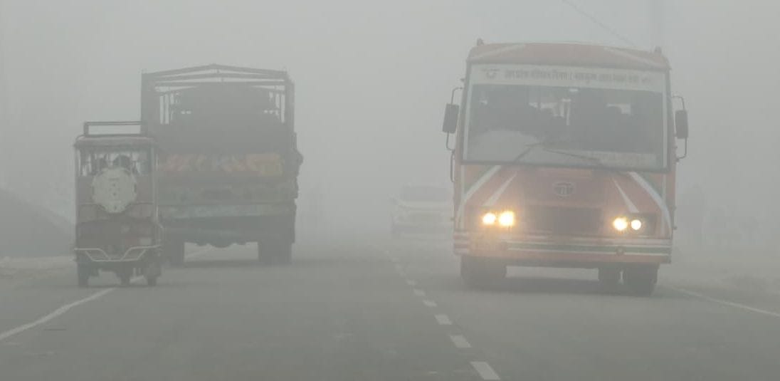 Vehicles were stuck on the roads due to dense fog