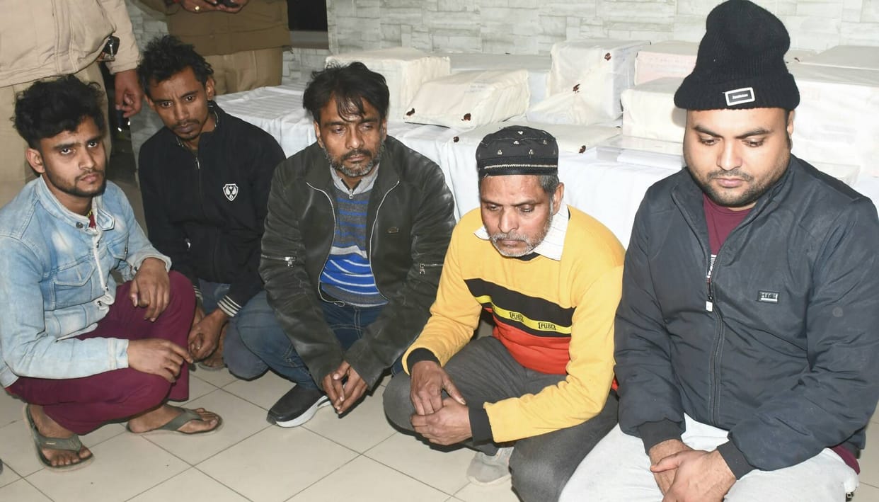 Five members of a gang manufacturing branded gas stoves and household items arrested