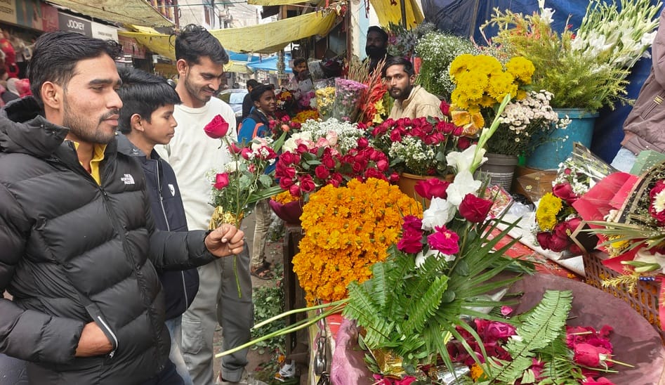 Sale of flowers, cakes and gifts on New Year