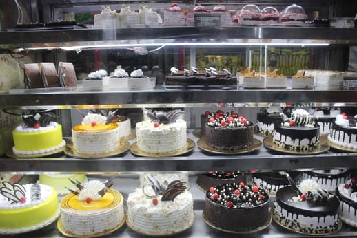 Meerut prepares to welcome 2026, bids farewell to 2025 with celebrations and delicious cakes