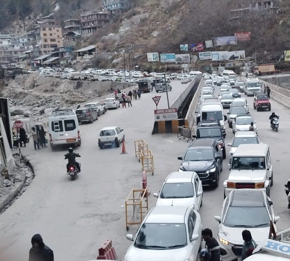 Manali is abuzz with New Year celebrations