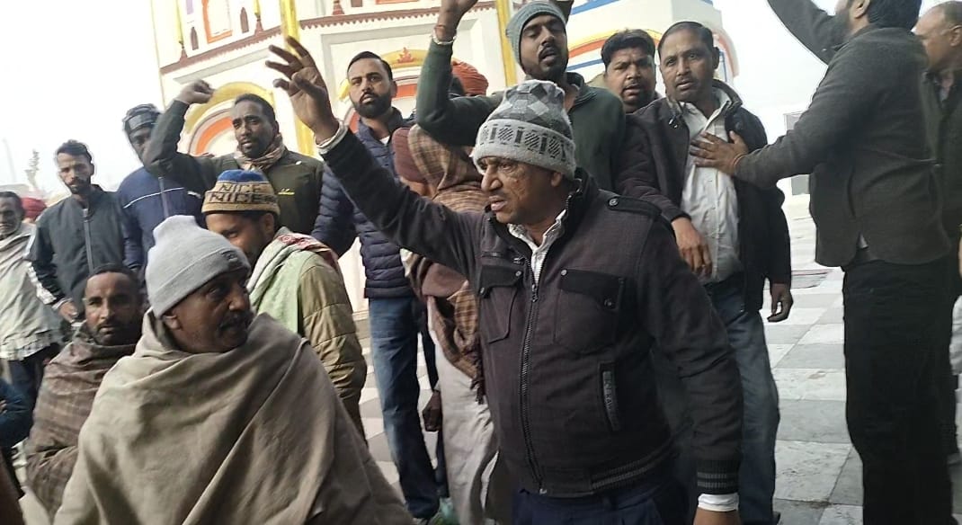 Committee members, upset with the behavior of the SDM, raised slogans