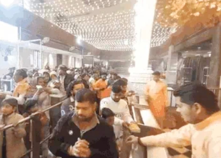 दौसा मेहंदीपुर बालाजी में भीड़।