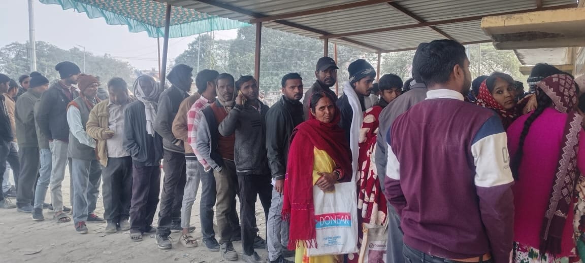 On the last day of the first phase, crowds gathered at substations for the OTS (One-Time Settlement) scheme.