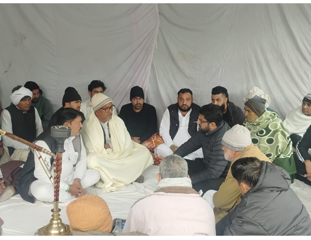 Dushyant Chautala arrived to express his condolences on the death of the former minister's wife.