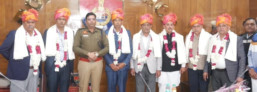 Seven police officers, including five inspectors, have retired.