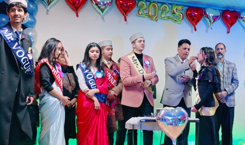 Aryan Rathore became Mr. and Tanuja became Miss Farewell