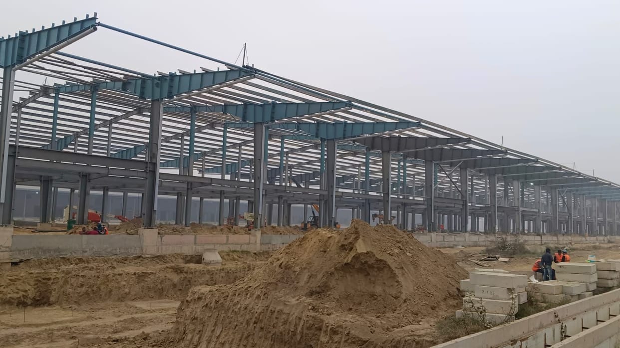 The hope is that the international fruit, flower, and horticulture market will be completed by June.