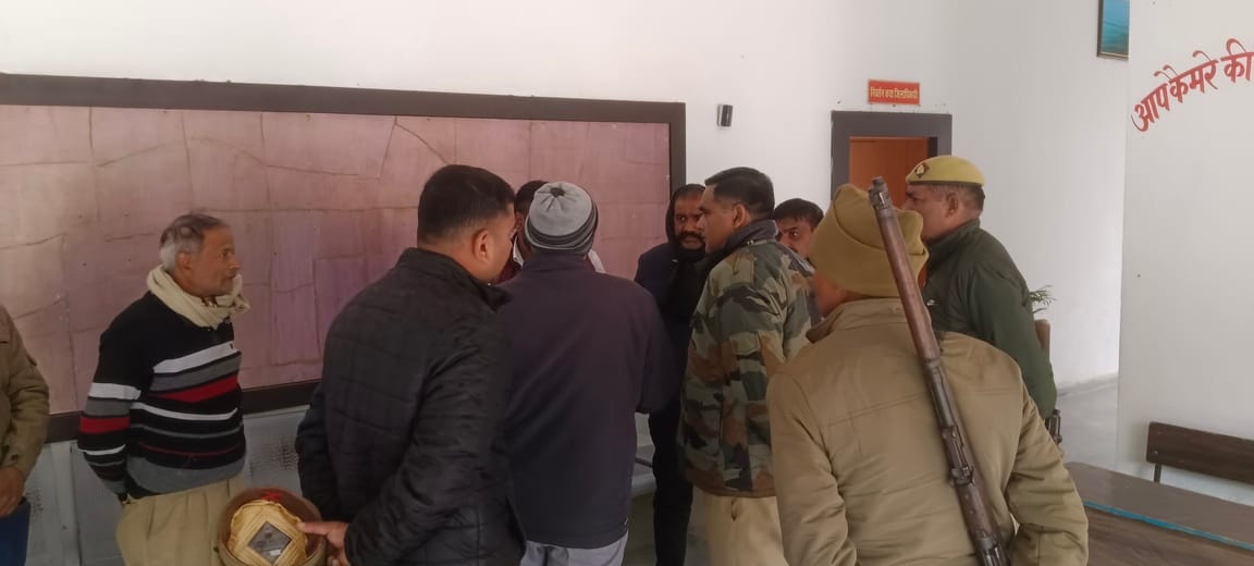Two groups clashed in the Collectorate premises; they were sent to the police station.