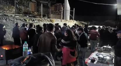 Tourists celebrated New Year till late night in the bitter coldTourists celebrated New Year till late night in the bitter cold