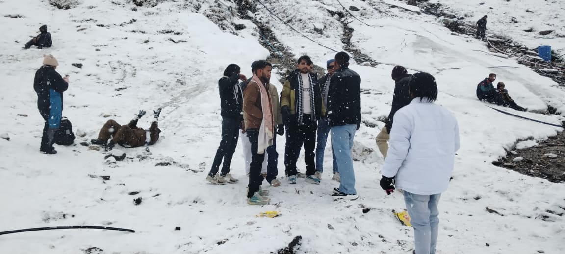 Lots of fun amidst the waves, snowballs thrown at each other