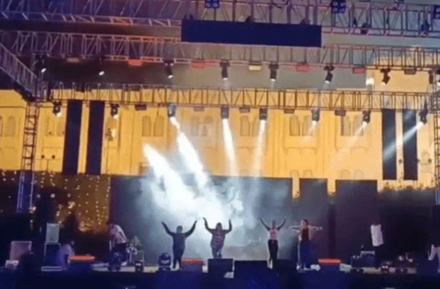 लेक सिटी नए साल के जश्न में डूबी, देशी-विदेशी पर्यटकों ने आतिशबाजी के साथ किया न्यू ईयर 2026 का