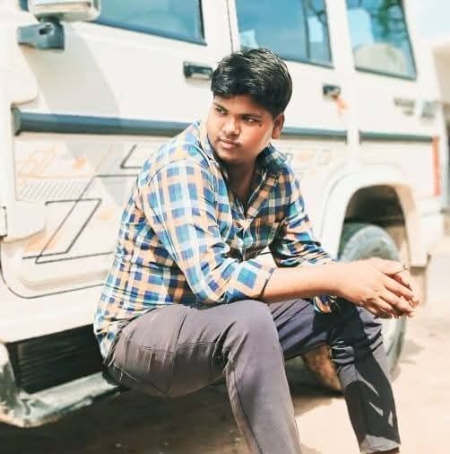 A young man injured in a road accident died during treatment