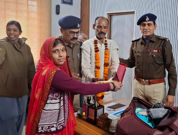 Sagar News: ऑटो चालक की ईमानदारी ने लौटाई परिवार की खुशियां, कीमती बैग सुरक्षित मिला