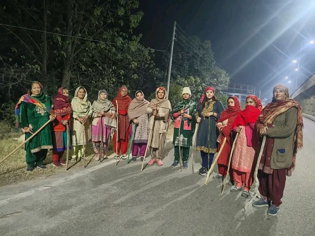 Women on guard against Chitta in Aauhar Panchayat, patrolling continues day and night