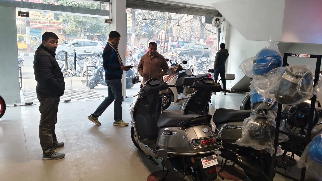 Vehicles worth 120 million rupees were sold in a single day