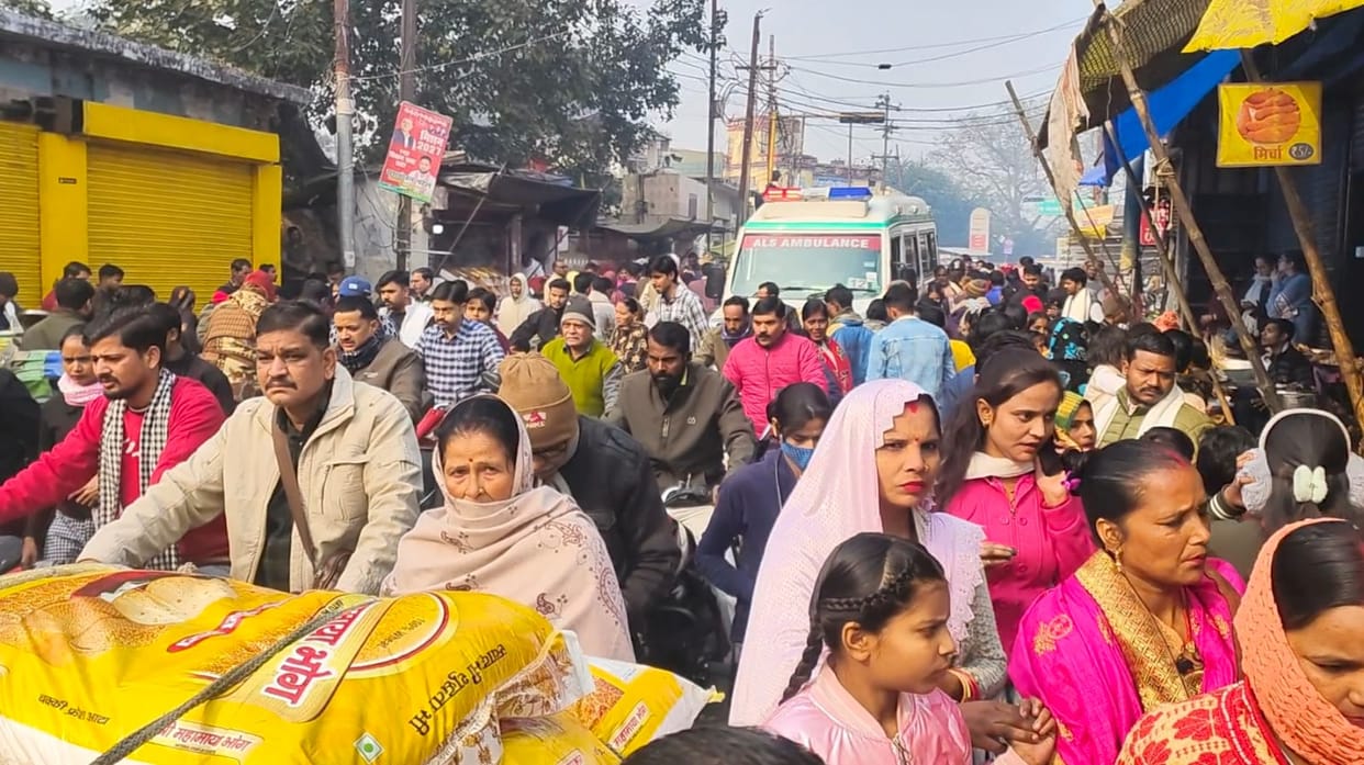 Traffic jams on the first day of the year caused problems for people, even ambulances were stuck.