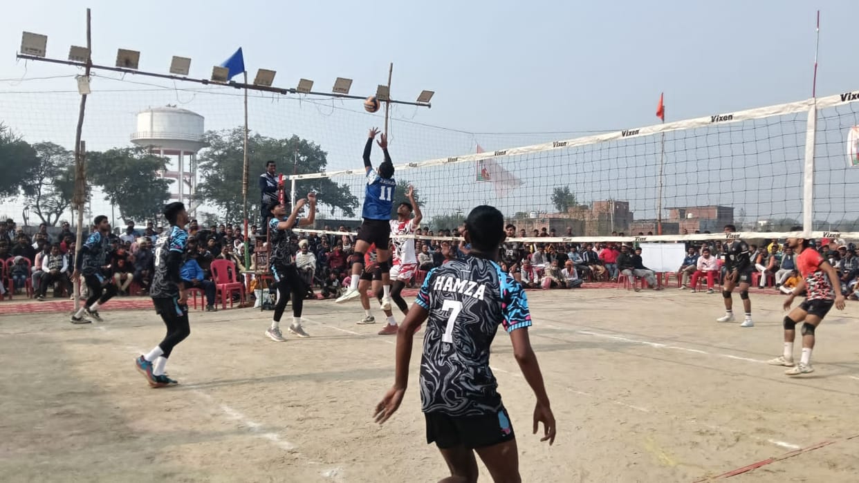 Lucknow and Jaunpur teams won the volleyball competition.