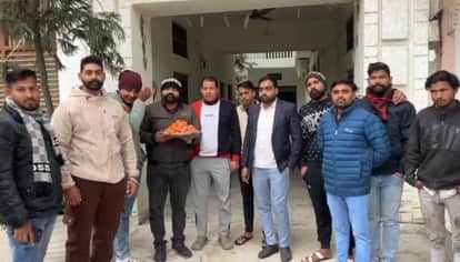 Celebrated Sangeet Som's birthday by cutting cake