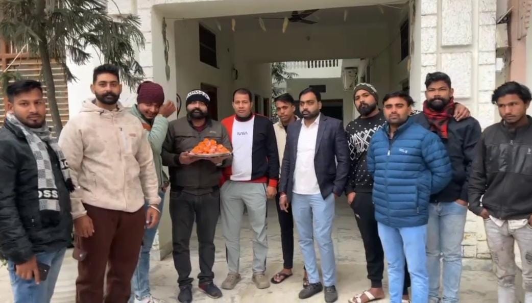 Celebrated Sangeet Som's birthday by cutting cake